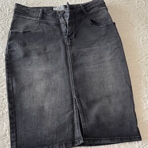 LTB Elegant Black Denim Skirt